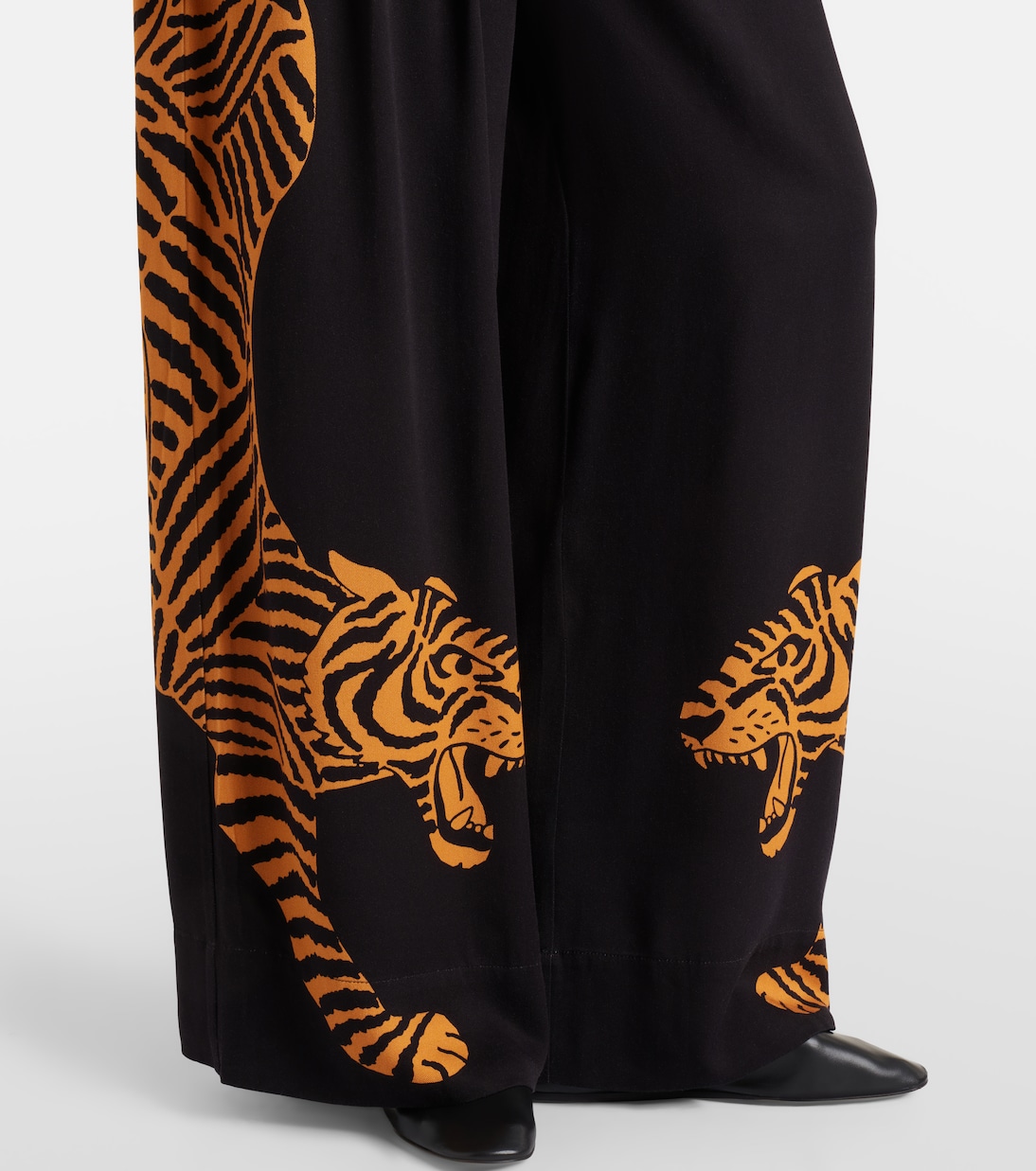 Black Tiger wide-leg pants | Farm Rio