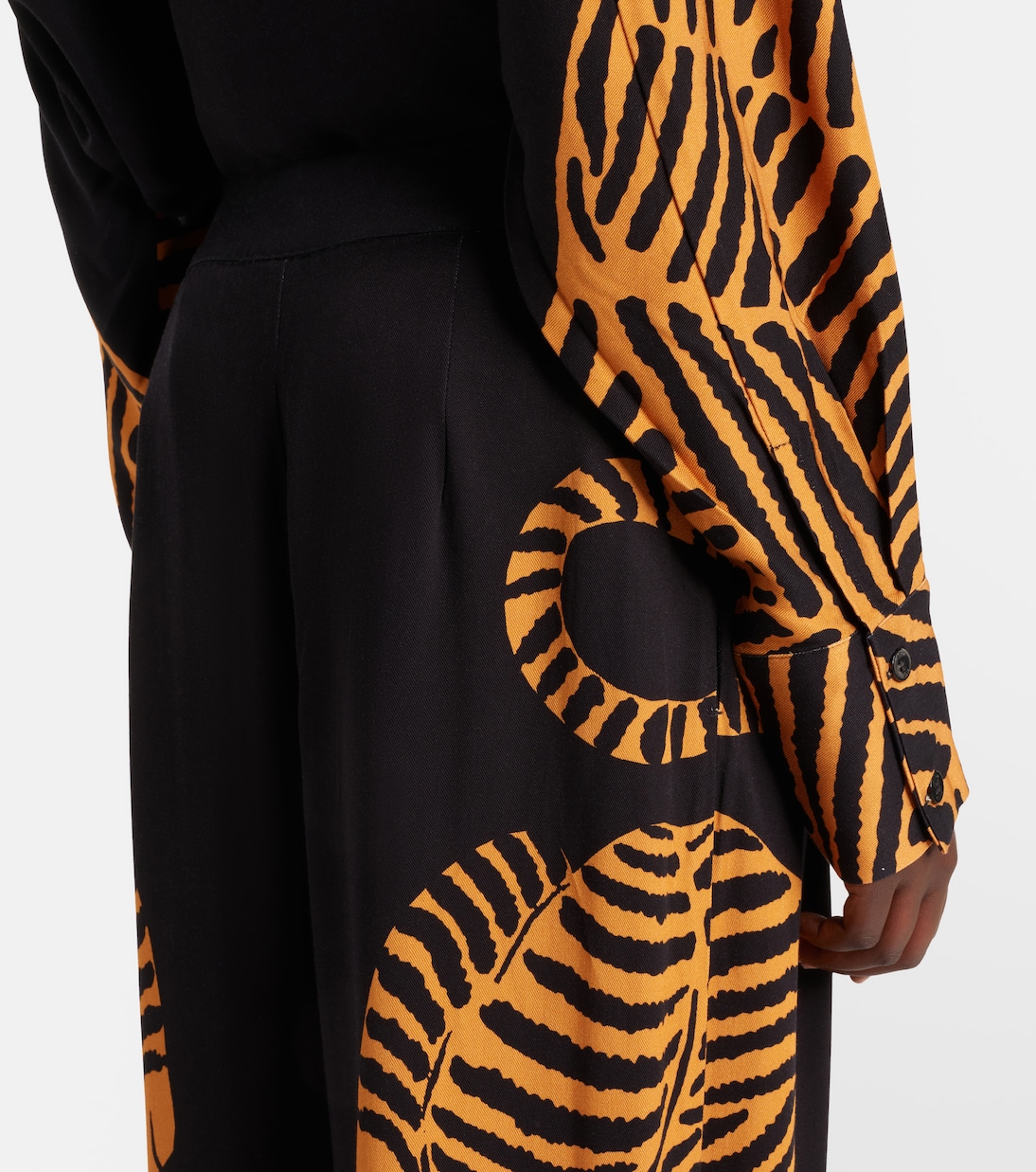 Black Tiger wide-leg pants | Farm Rio
