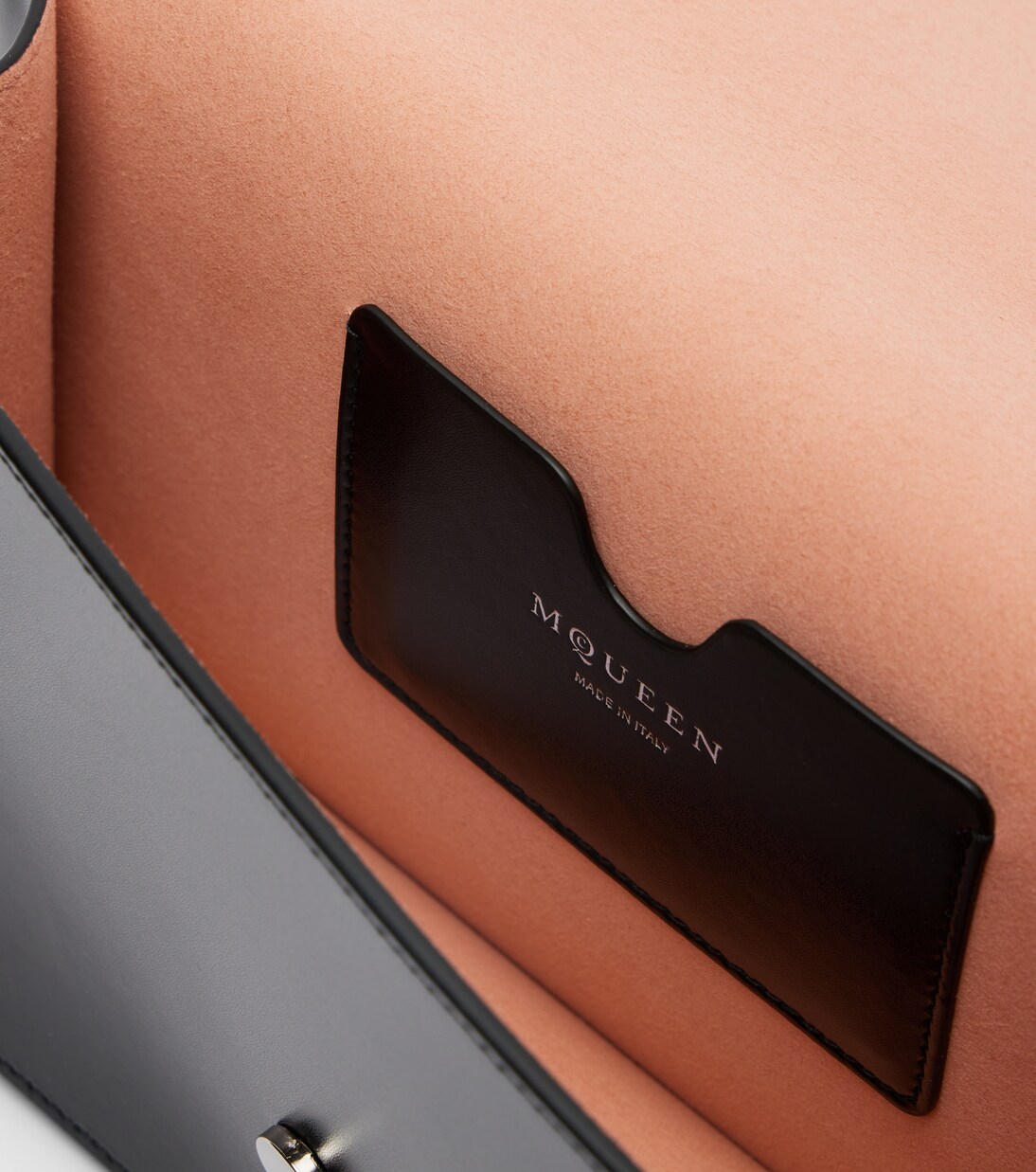 Bolso Skull Small de piel adornada | McQueen