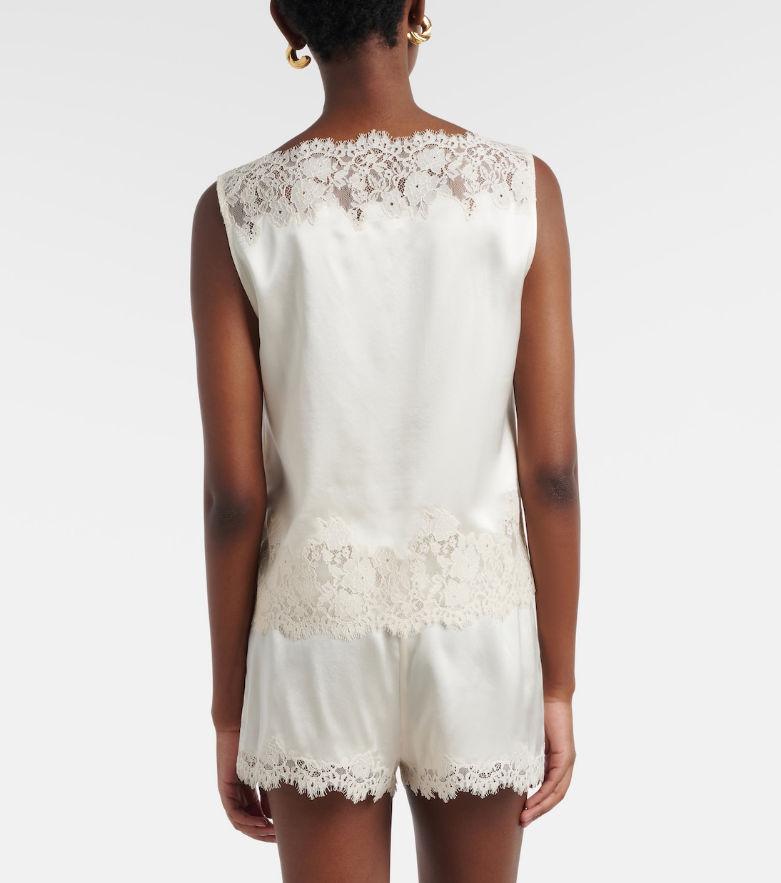 Iona lace-trimmed silk shorts | Dôen