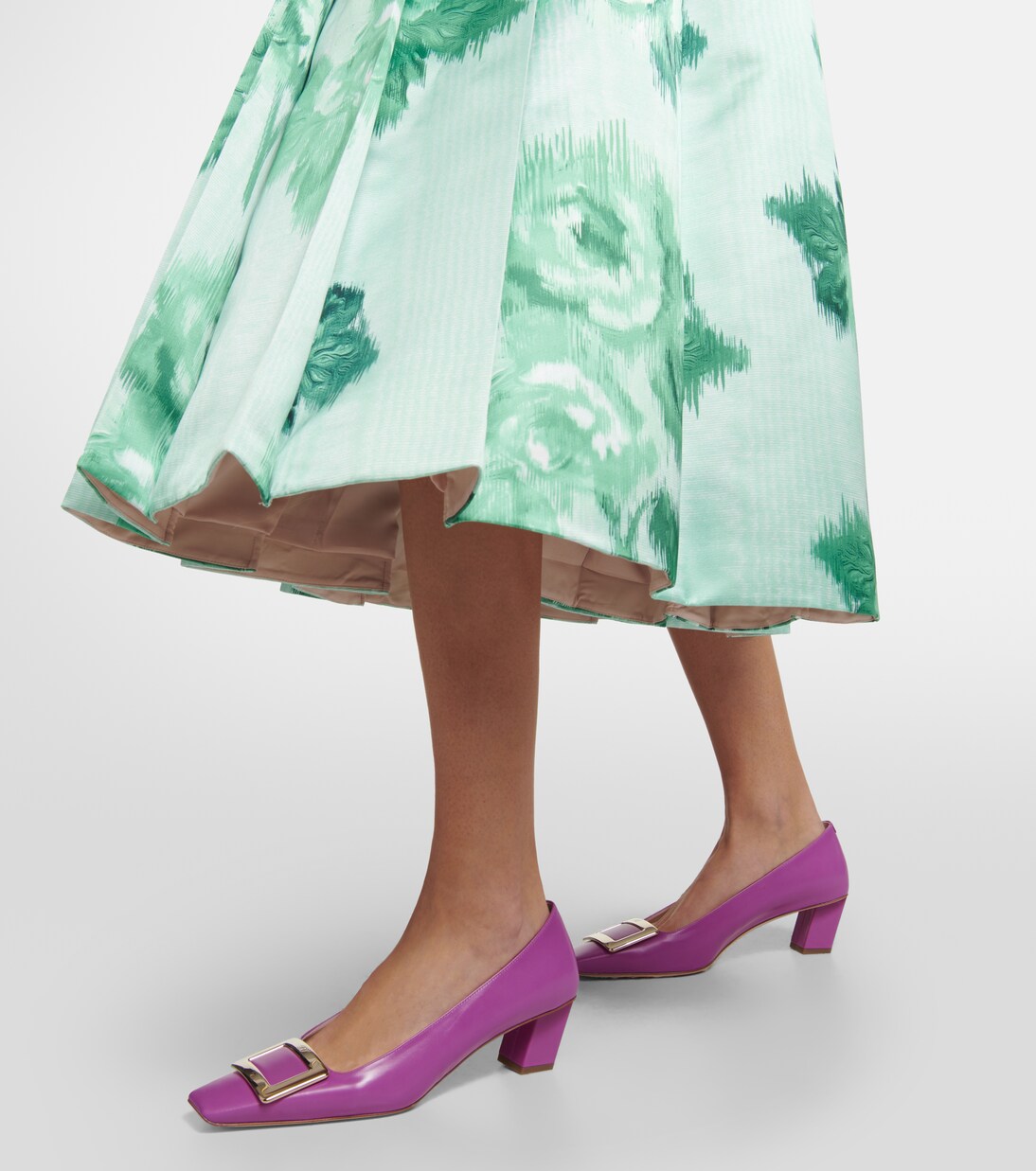 Belle Vivier patent leather pumps in purple - Roger Vivier