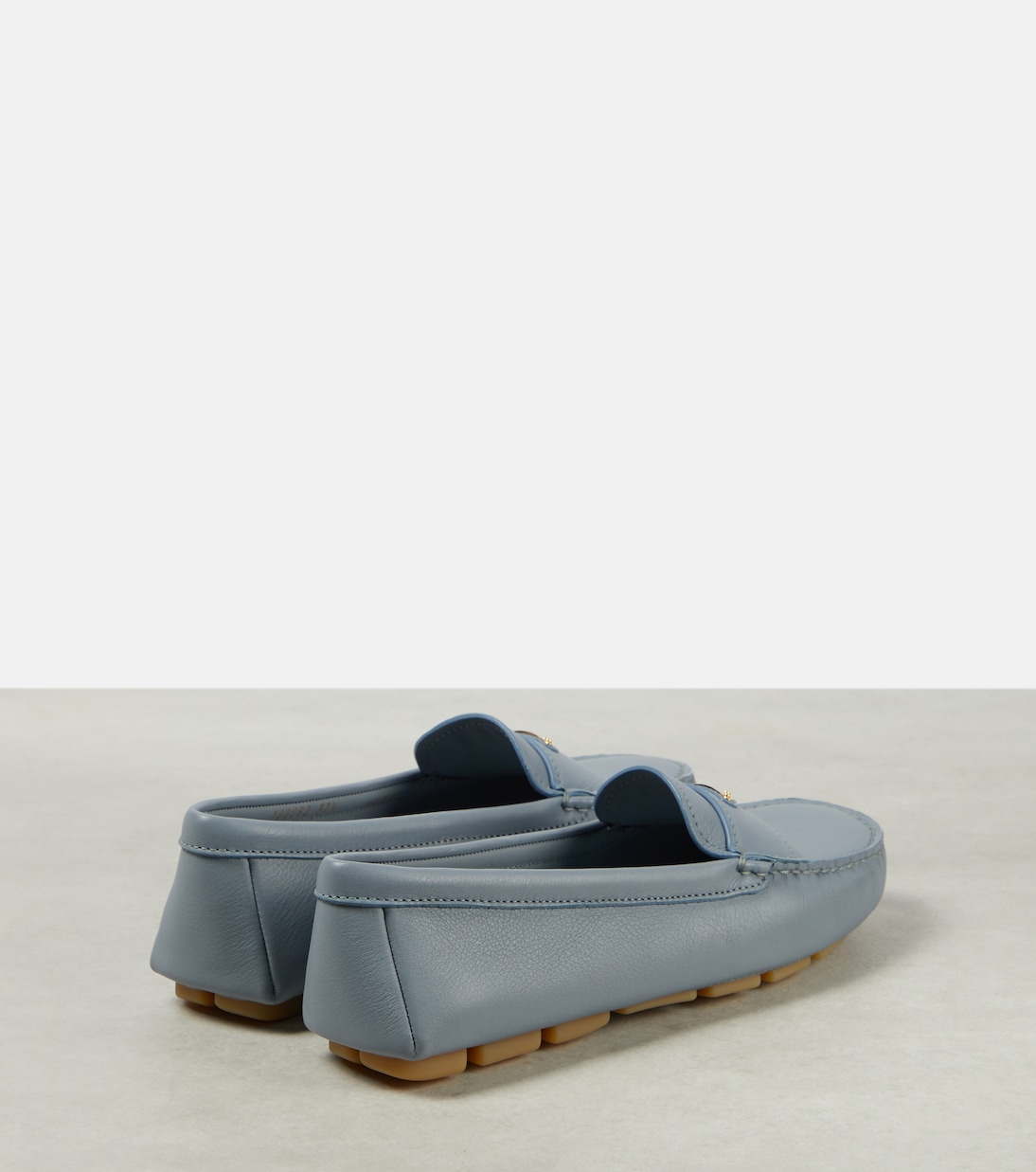 Mocassini in pelle con logo | Prada