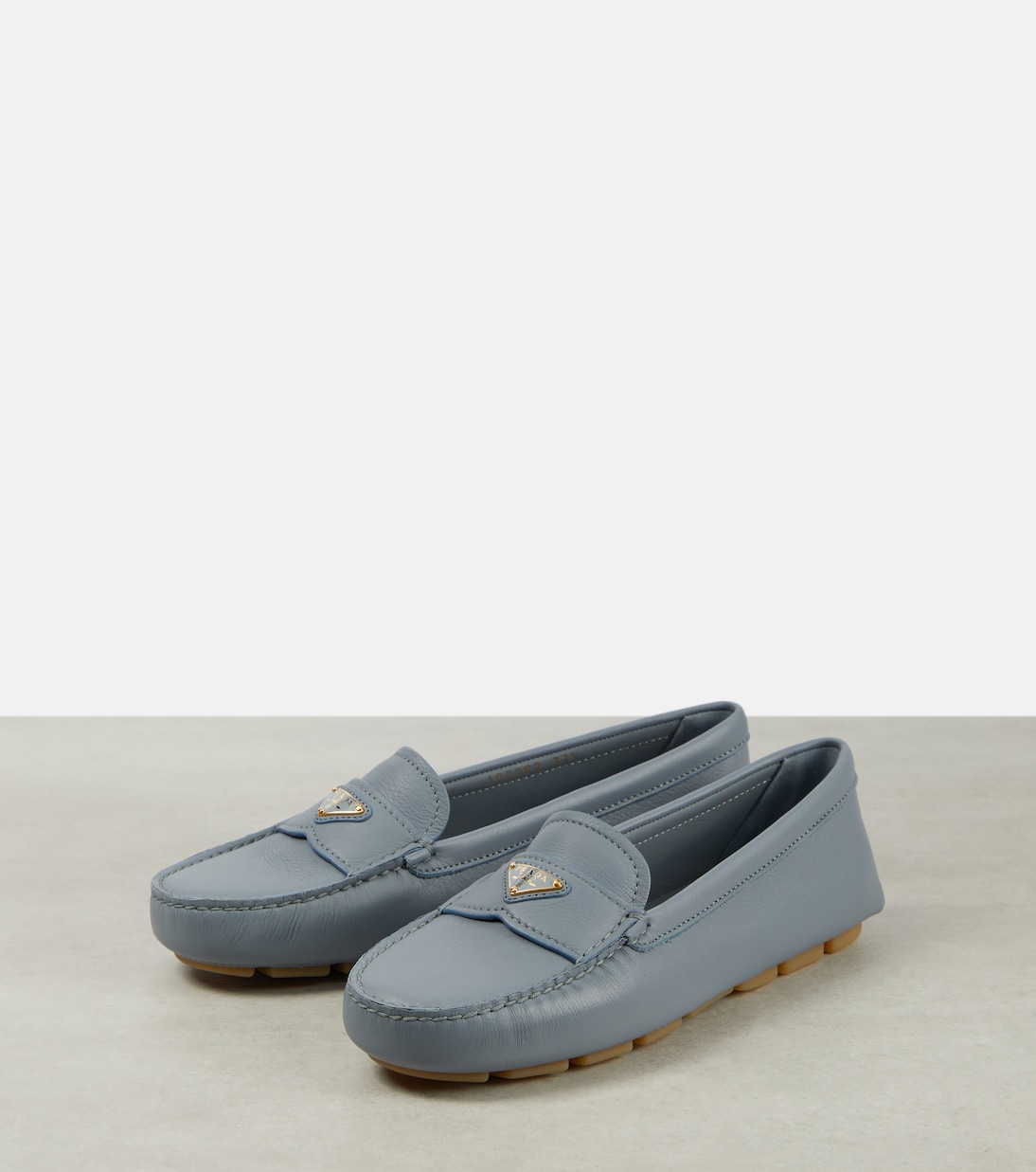 Mocassini in pelle con logo | Prada