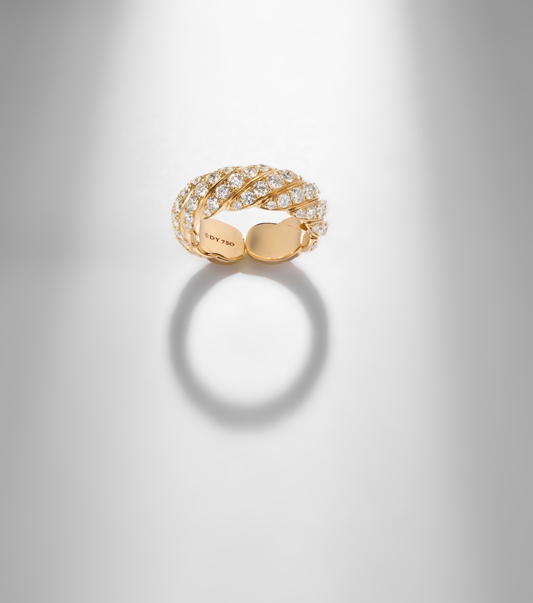 DY Madison® 18kt gold ring with diamonds | David Yurman