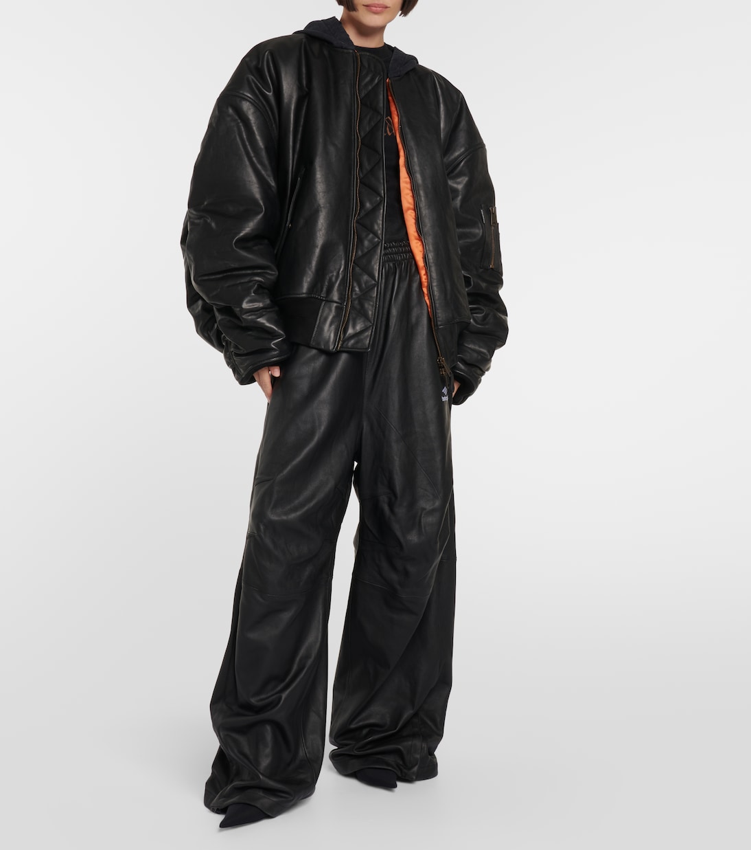 Pantalones de Cuero Balenciaga con Corte Amplio para Jóvenes Modernos