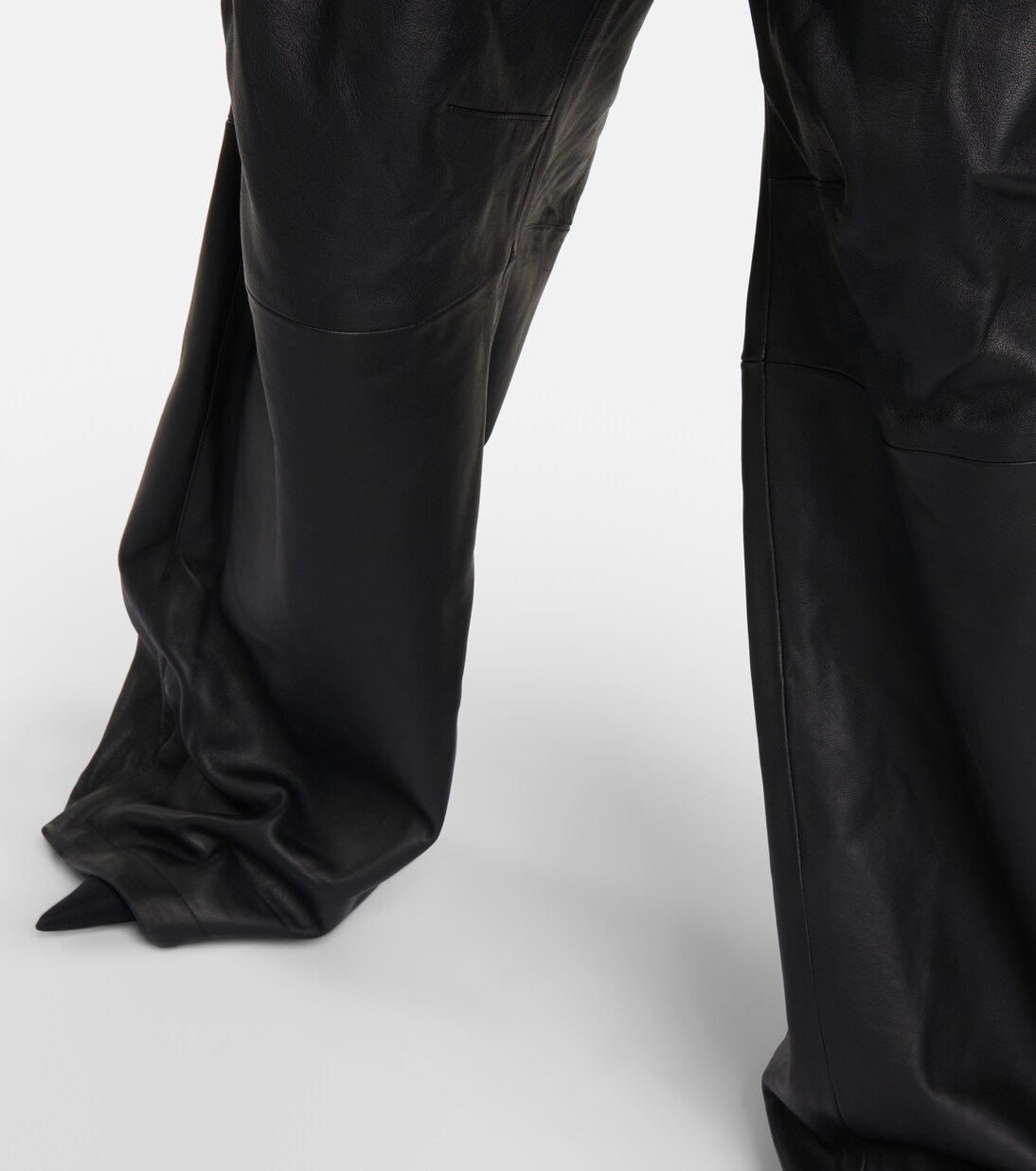 Pantalones de Cuero Balenciaga con Corte Amplio para Jóvenes Modernos