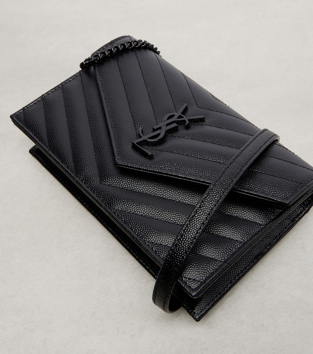 Cassandre matelassé envelope leather wallet on chain | Saint Laurent
