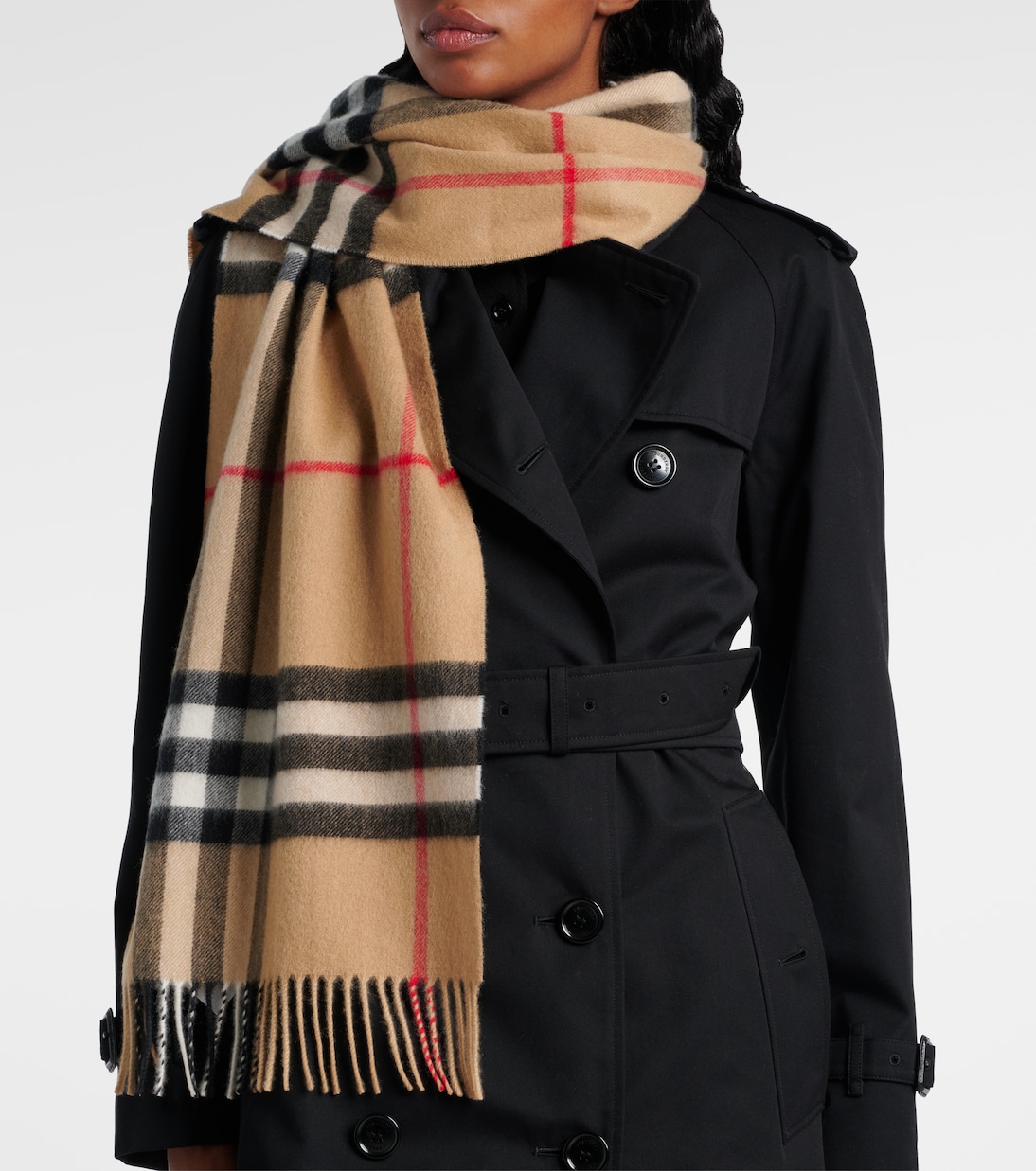 Sciarpa in cashmere con motivo Burberry Check, stile giovane e moderno