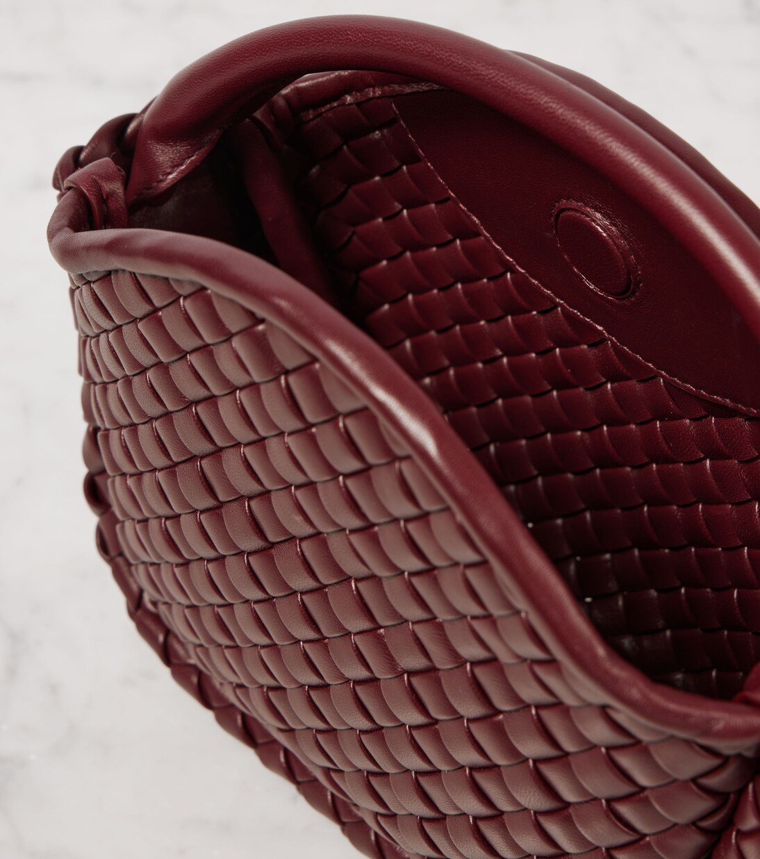 Tote Cobble Small aus Leder in Burgund Bottega Veneta Mytheresa
