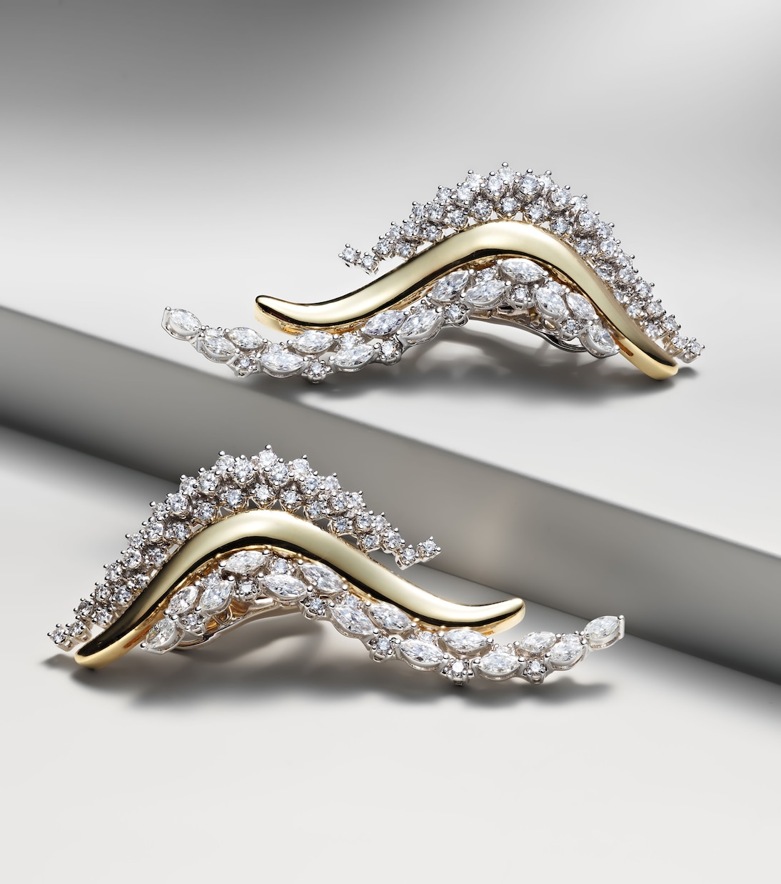 Boucles d'oreilles Golden Strada en or jaune et blanc 18 ct et diamants | Yeprem
