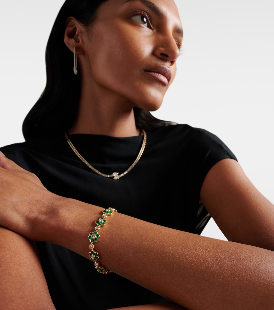 Bracciale Flora in oro 18kt con smeraldi e diamanti | Anita Ko