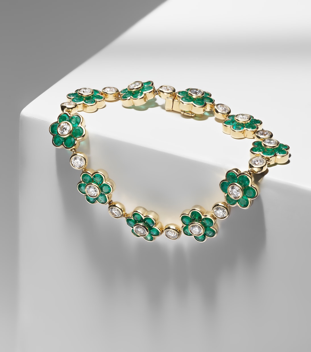 Bracciale Flora in oro 18kt con smeraldi e diamanti | Anita Ko