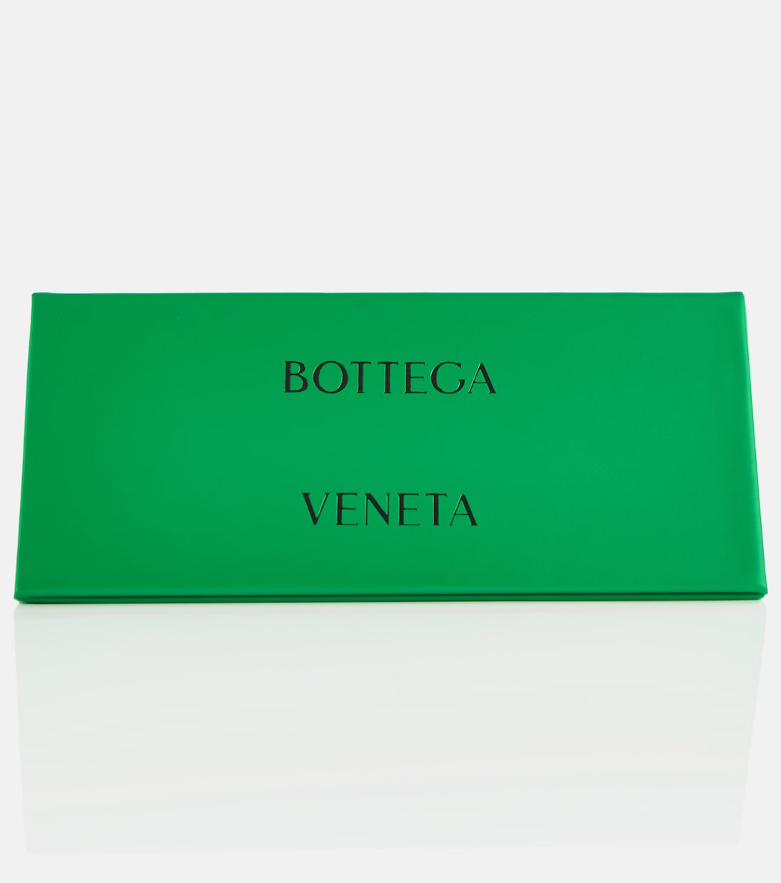 Occhiali alla moda Bottega Veneta con design a gatto per giovani trendsetter