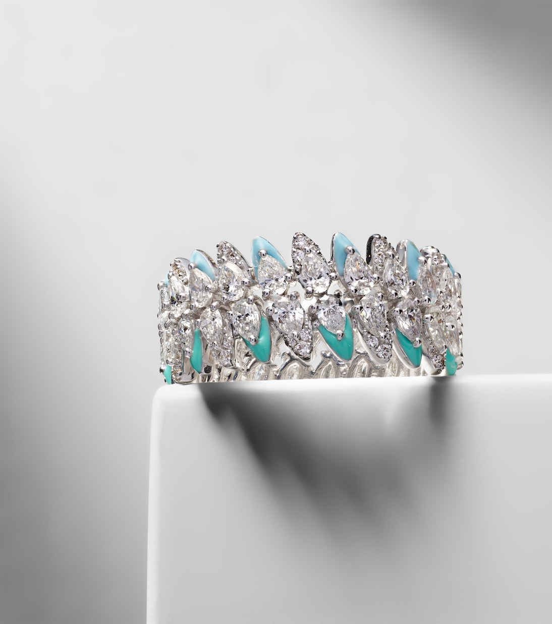 Anello in oro bianco 18kt con diamanti | Kamyen