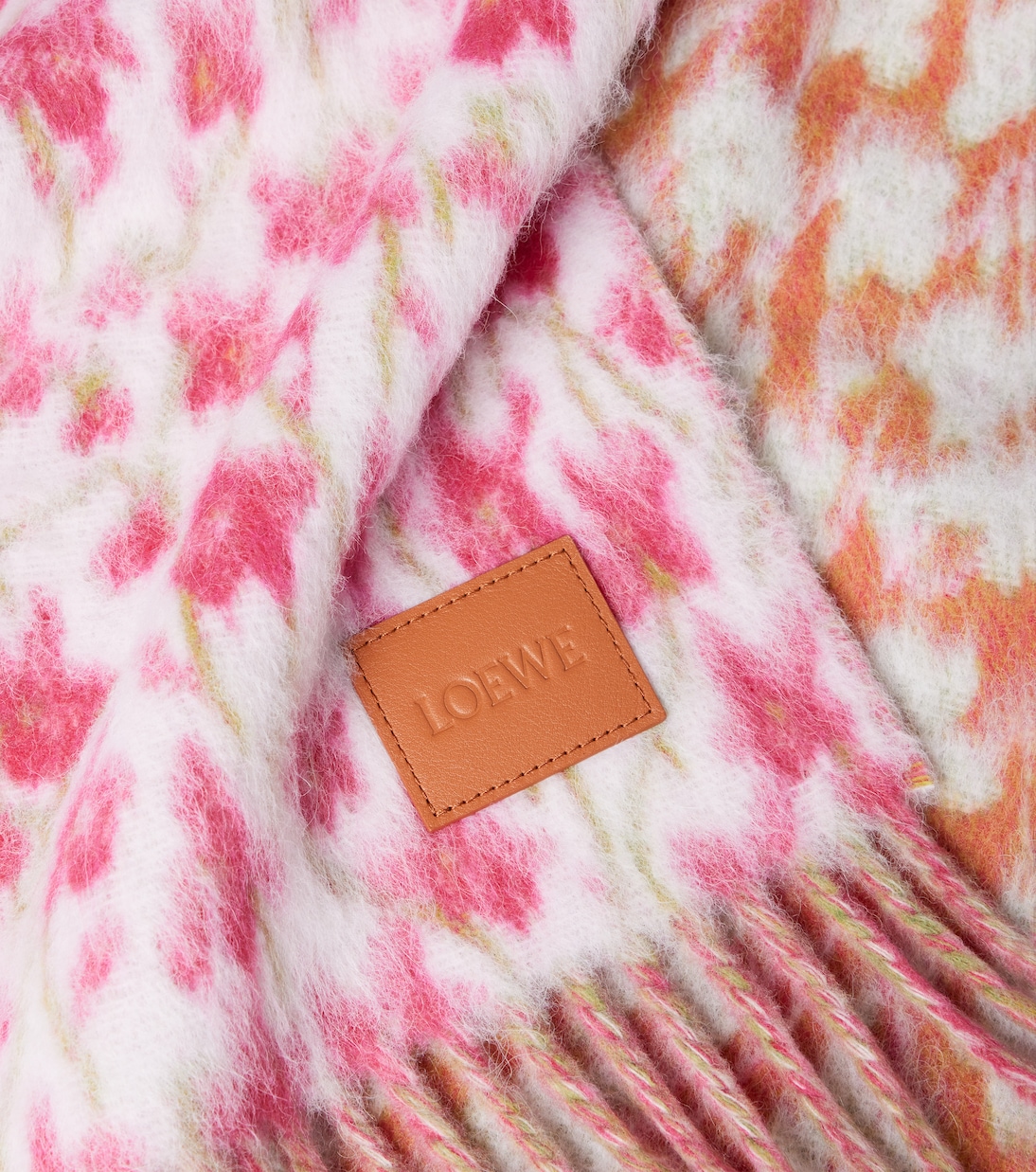 Écharpe en laine mélangée à fleurs | Loewe