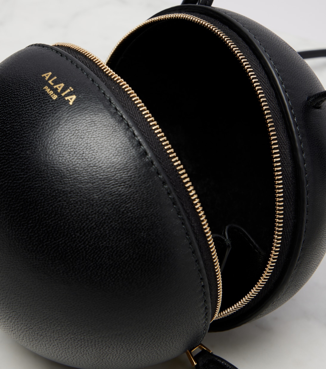 Sphere 스몰 레더 숄더 백 | Alaïa