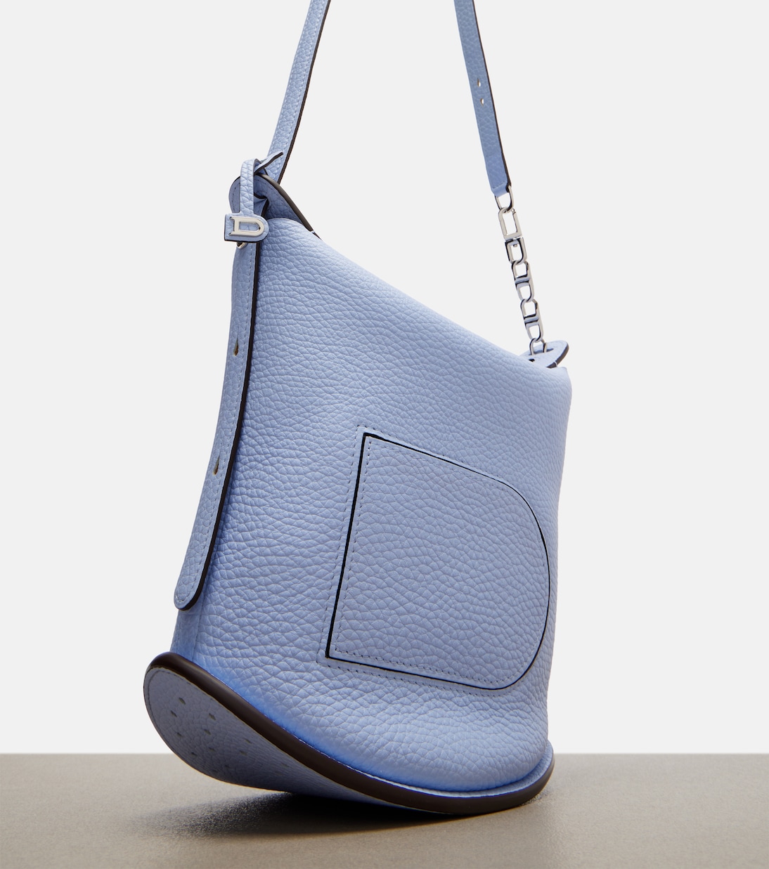 Schultertasche Pin Twist Medium aus Leder | Delvaux