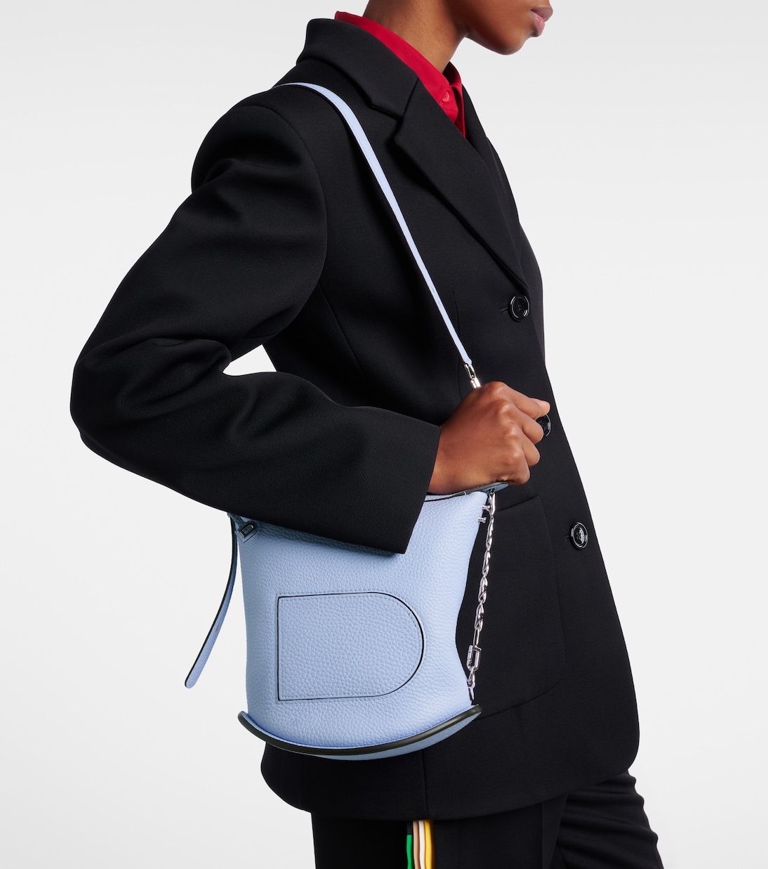 Schultertasche Pin Twist Medium aus Leder | Delvaux