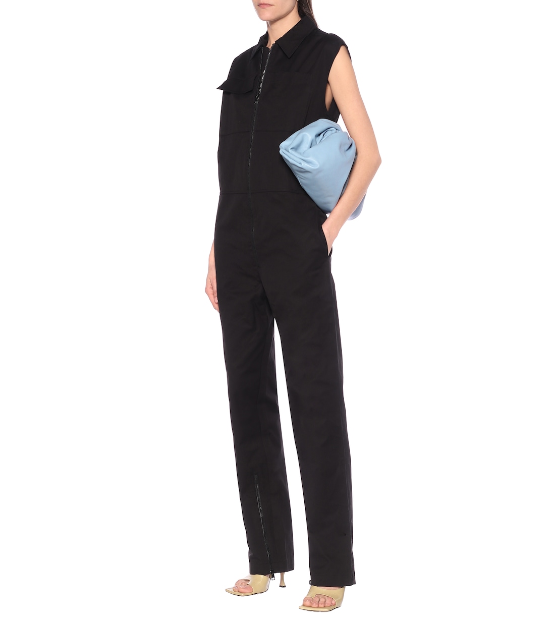Pouch leather clutch | Bottega Veneta