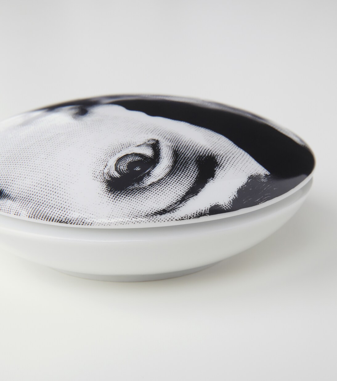 Tema e Variazioni n.10 round box | Fornasetti