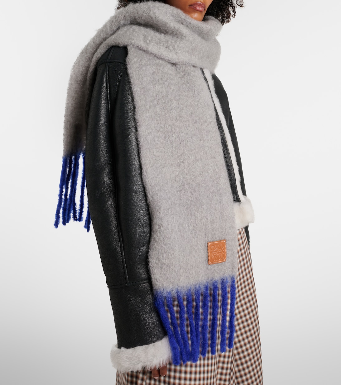 Sciarpa LOEWE in misto mohair per uno stile giovane e raffinato