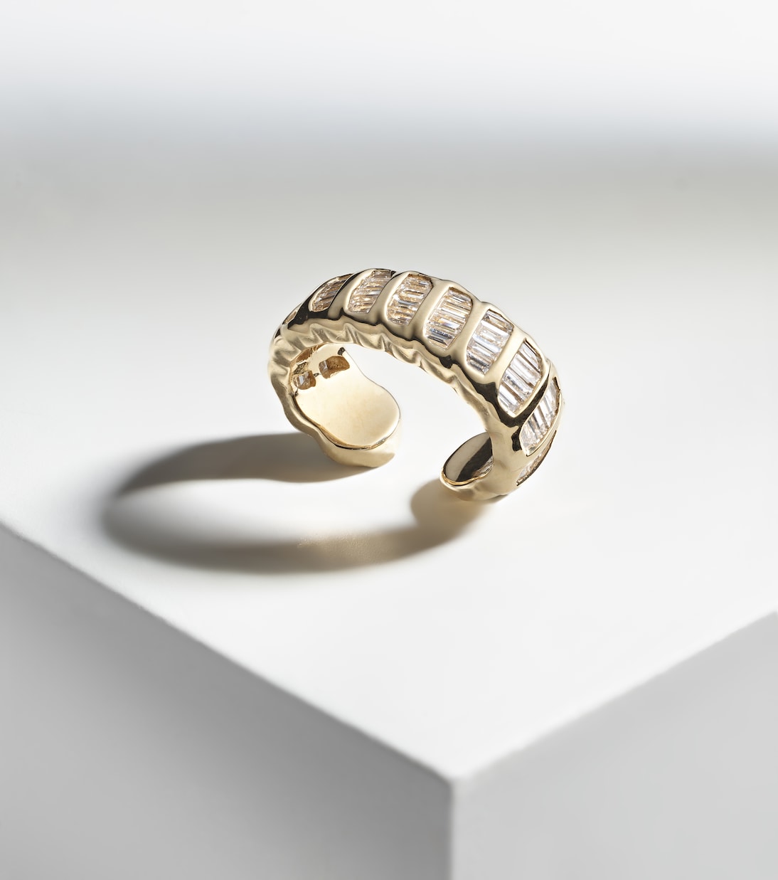 Boucle d'oreille unique Zoe en or 18 ct et diamants | Anita Ko