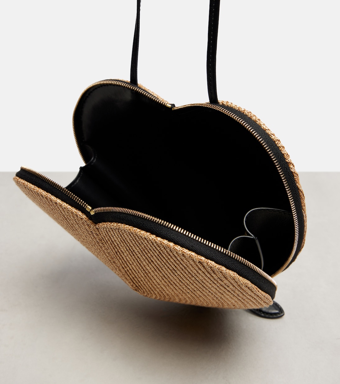 Schultertasche Le Cœur aus Stroh mit Leder | Alaïa