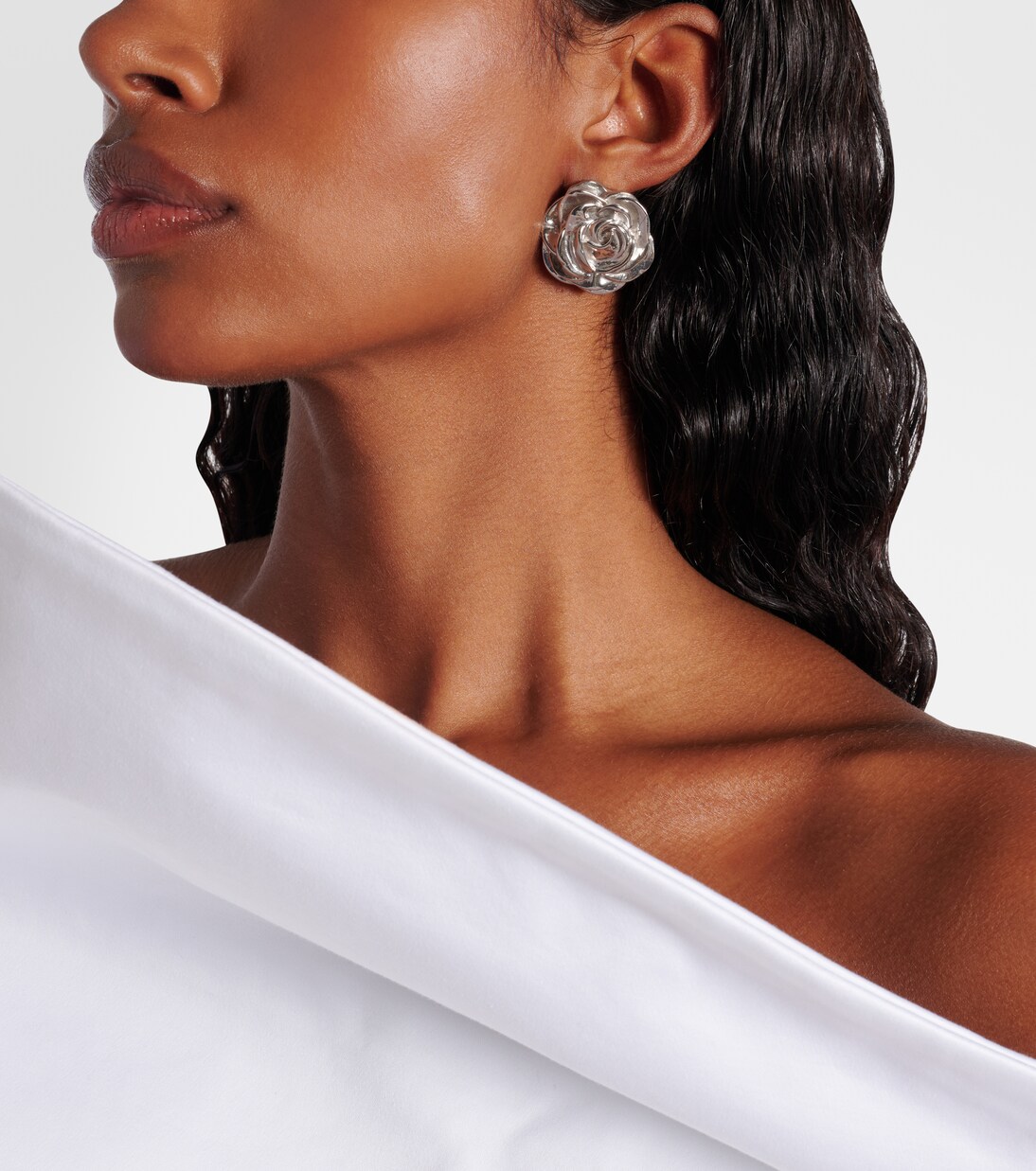 Rose earrings | Magda Butrym