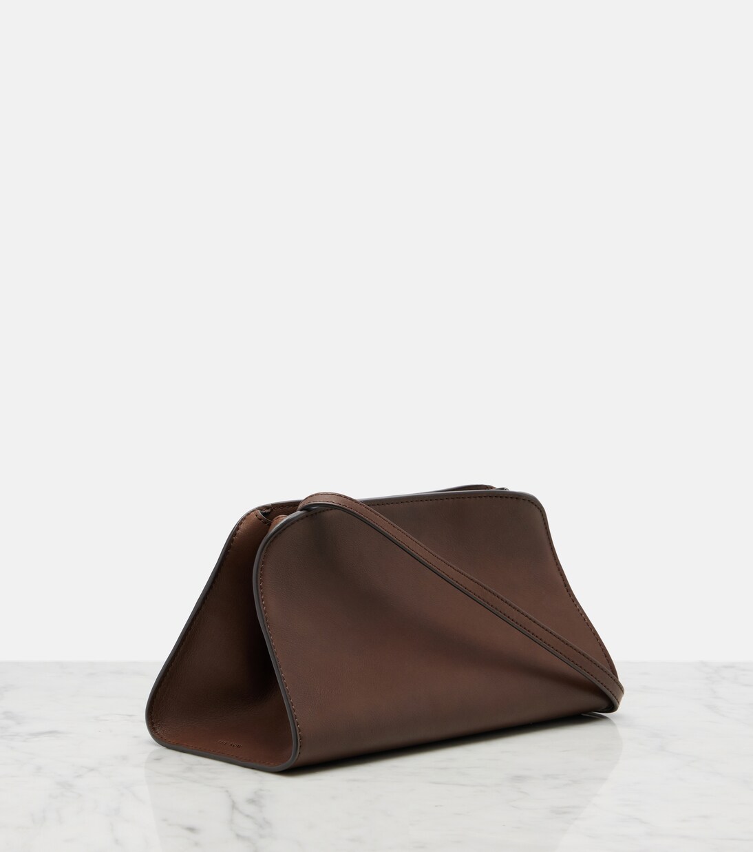 Schultertasche Peggy aus Leder | The Row