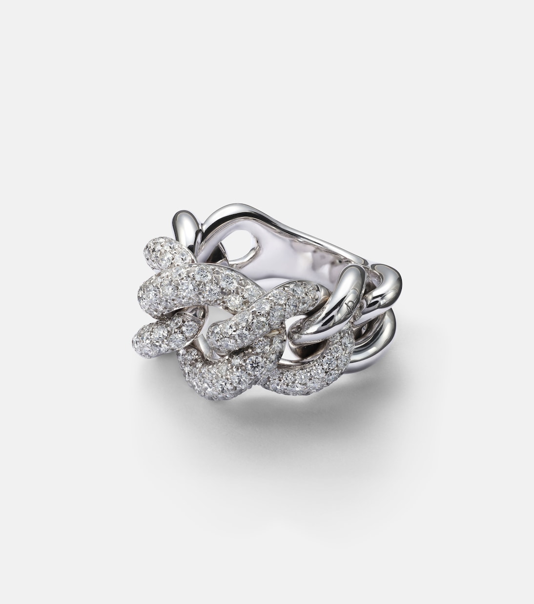 Anello in oro bianco 18kt con catenelle e diamanti Pomellato per uno stile giovane e raffinato