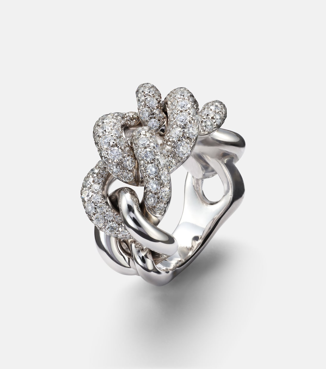 Anello in oro bianco 18kt con catenelle e diamanti Pomellato per uno stile giovane e raffinato