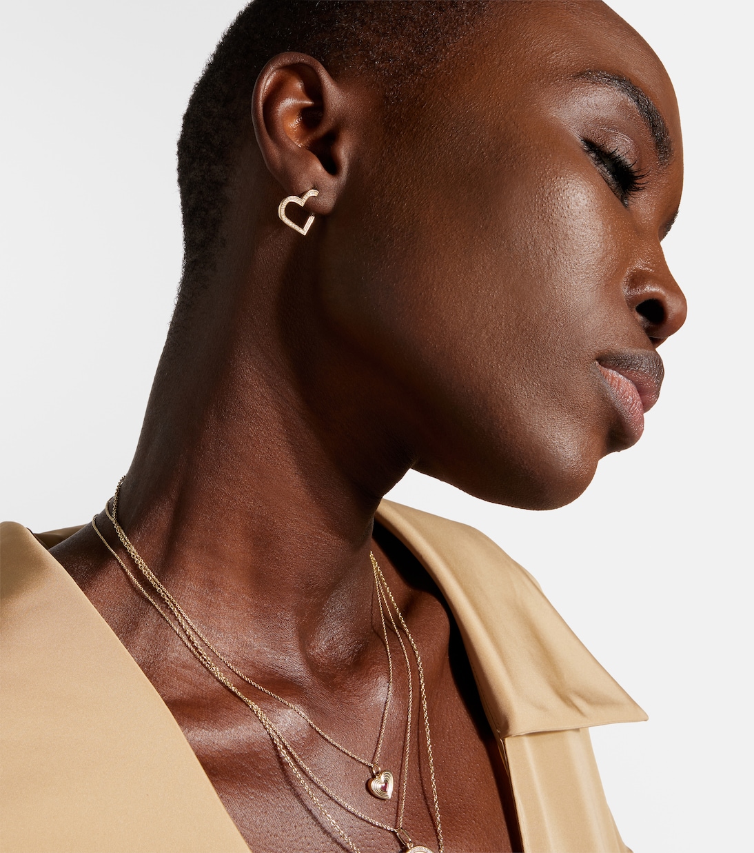 Heart 14kt gold hoop earrings with diamonds | Sydney Evan