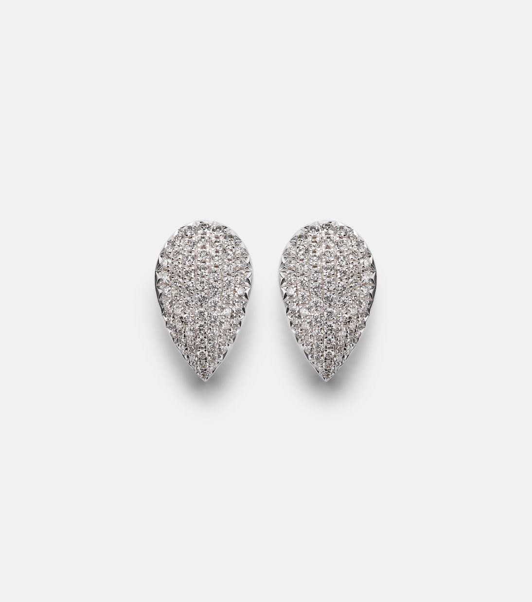 Orecchini in oro bianco 18kt con diamanti firmati Suzanne Kalan, design moderno per giovani trendy.