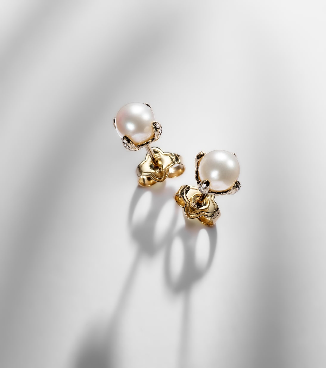 Pearl Classics 18kt gold earrings with pearls and diamonds | David Yurman