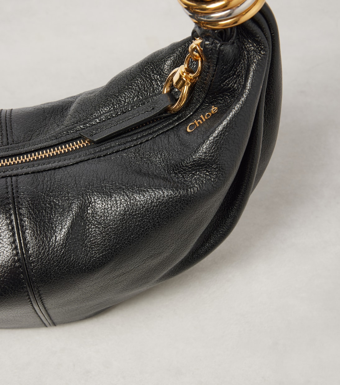Schultertasche Banana Small aus Leder | Chloé