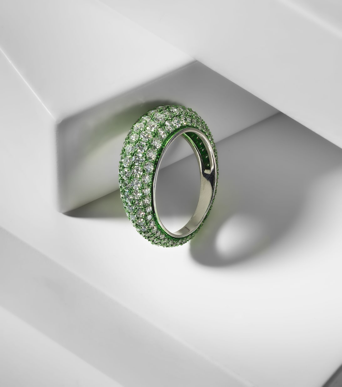 Anello Lime Disco in oro bianco 18kt con diamanti | Kamyen