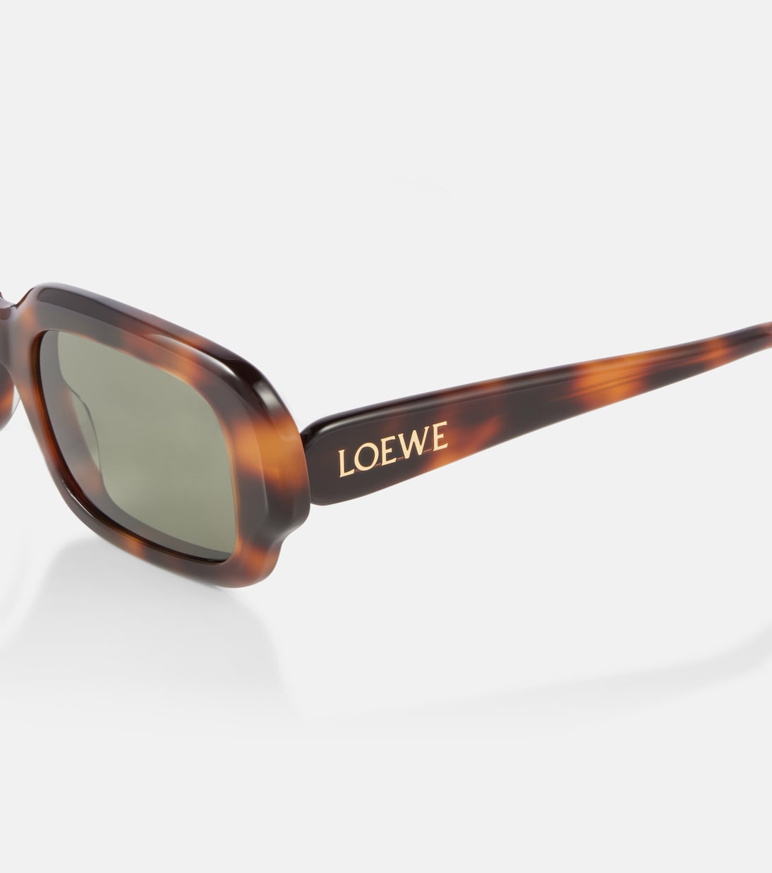 Occhiali da sole LOEWE rettangolari per uno stile giovane e moderno