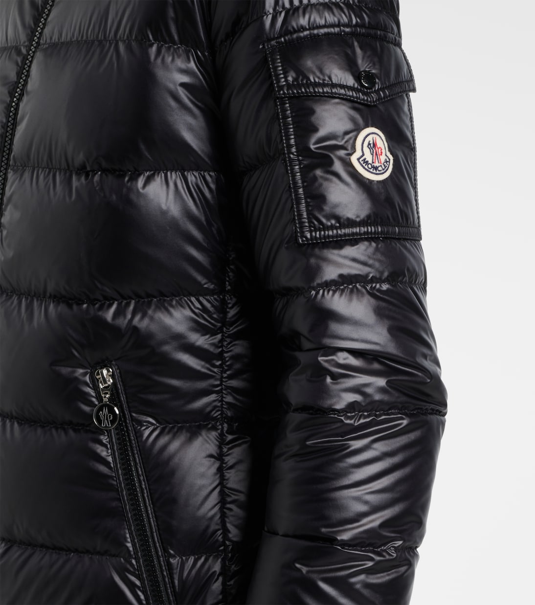 Moncler coat badge outlet