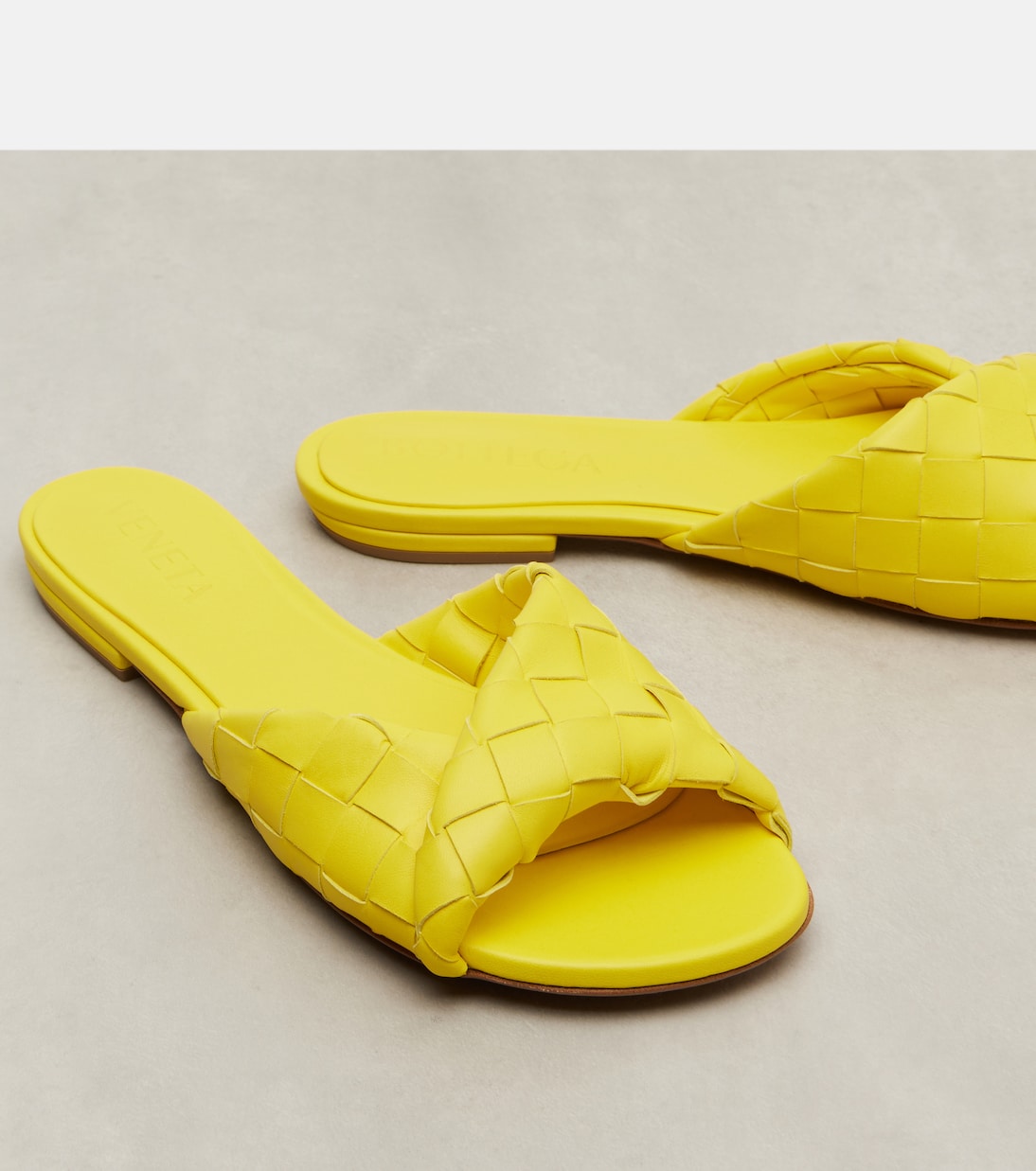 Blink Intrecciato leather slides | Bottega Veneta