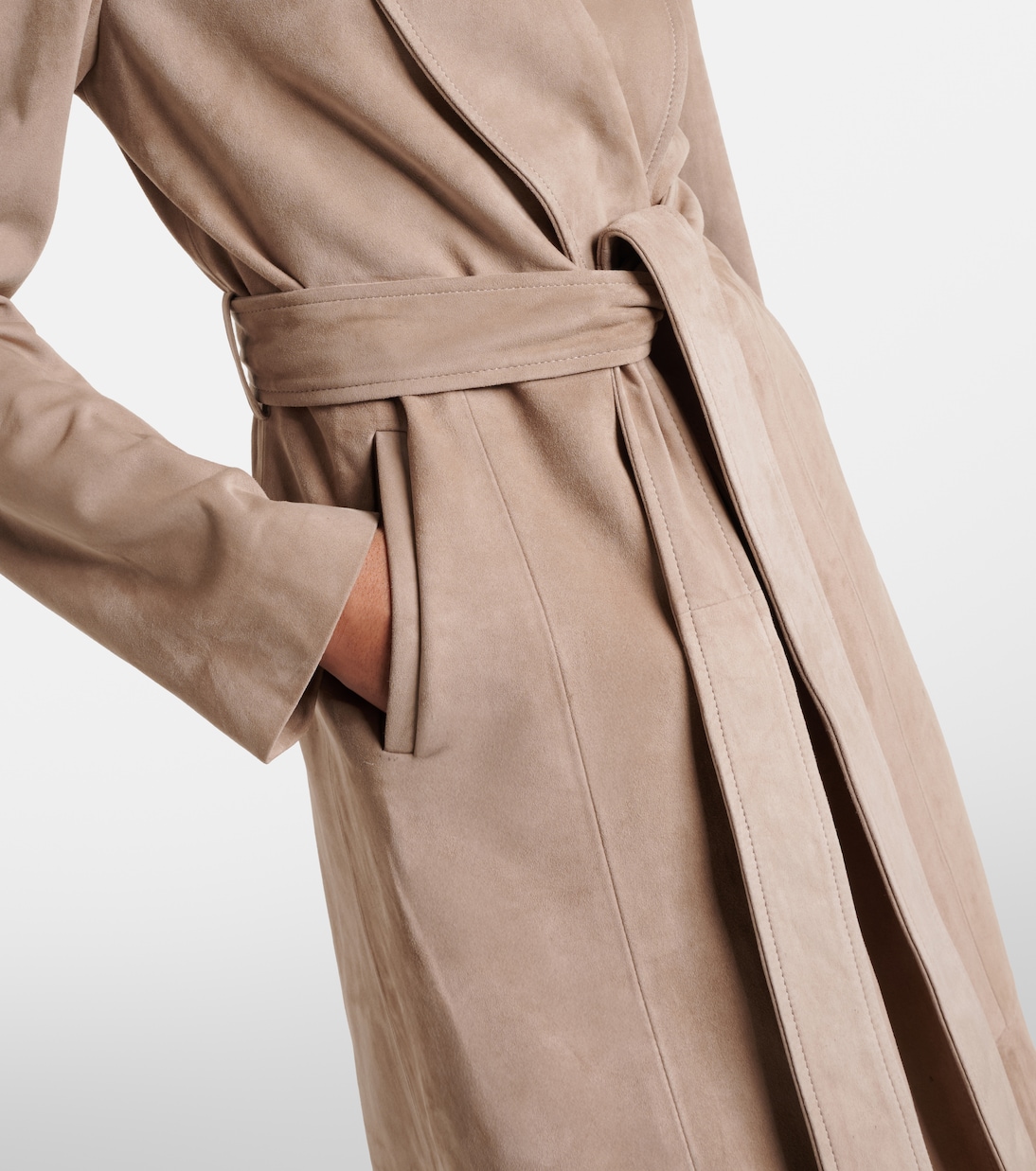 Gallery绒面革大衣 | Nour Hammour