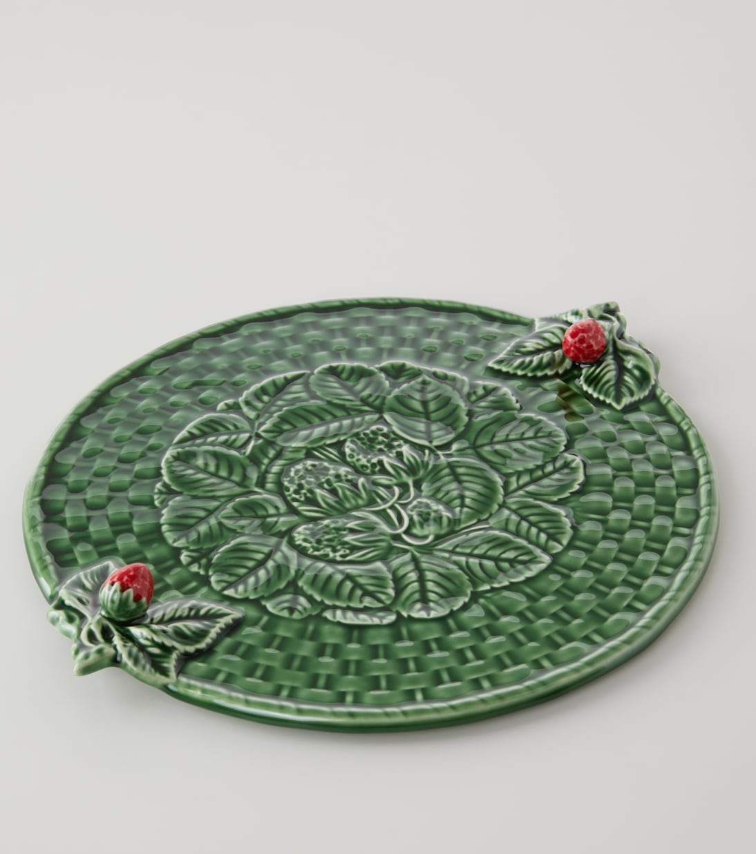 Strawberries ceramic cheese tray | Bordallo Pinheiro