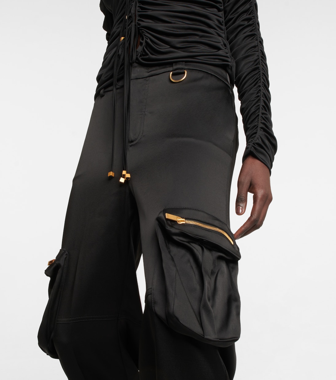 Pantalon cargo à taille basse en satin | Blumarine