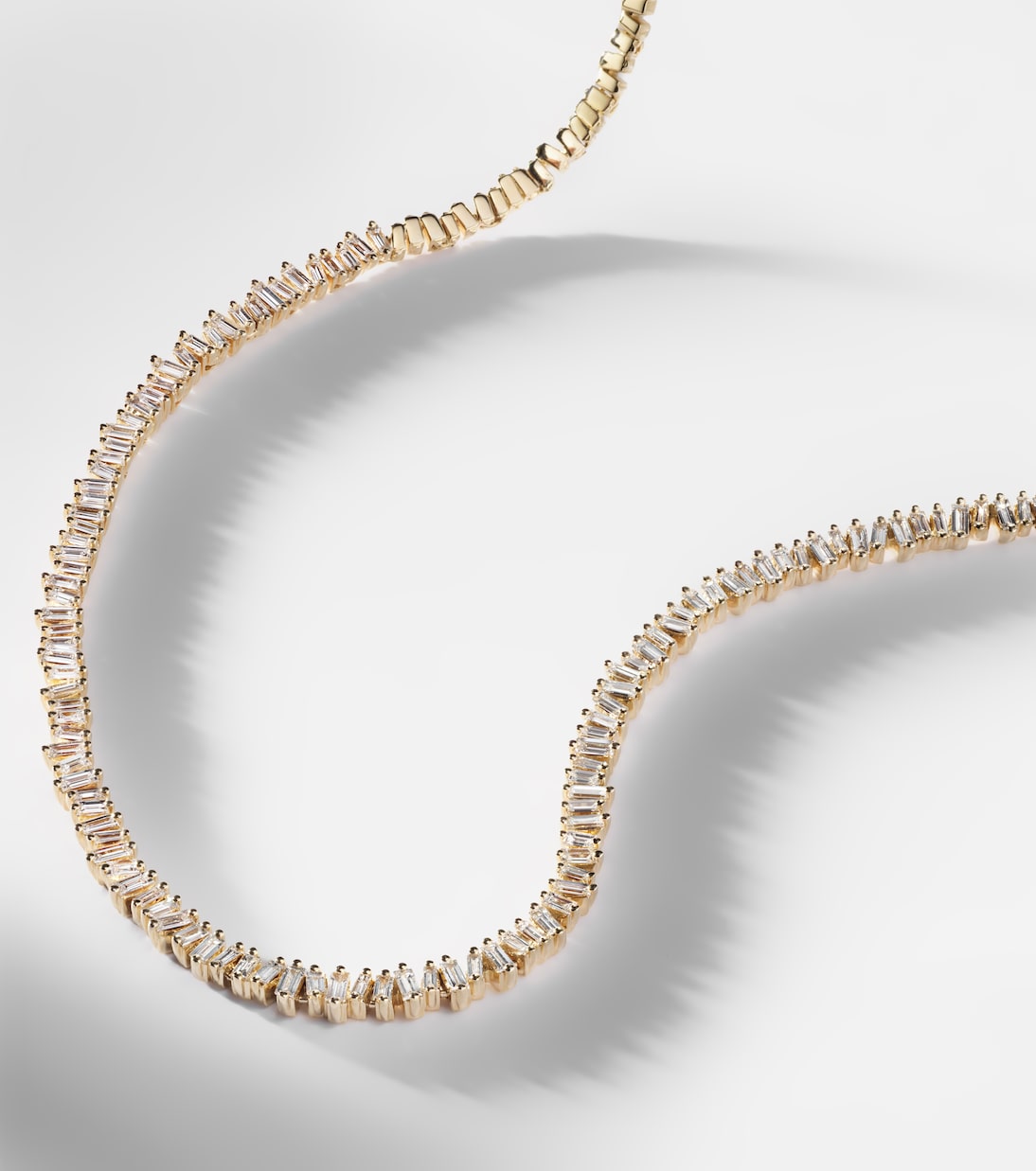 Collana tennis in oro 18kt con diamanti, design moderno per giovani alla moda