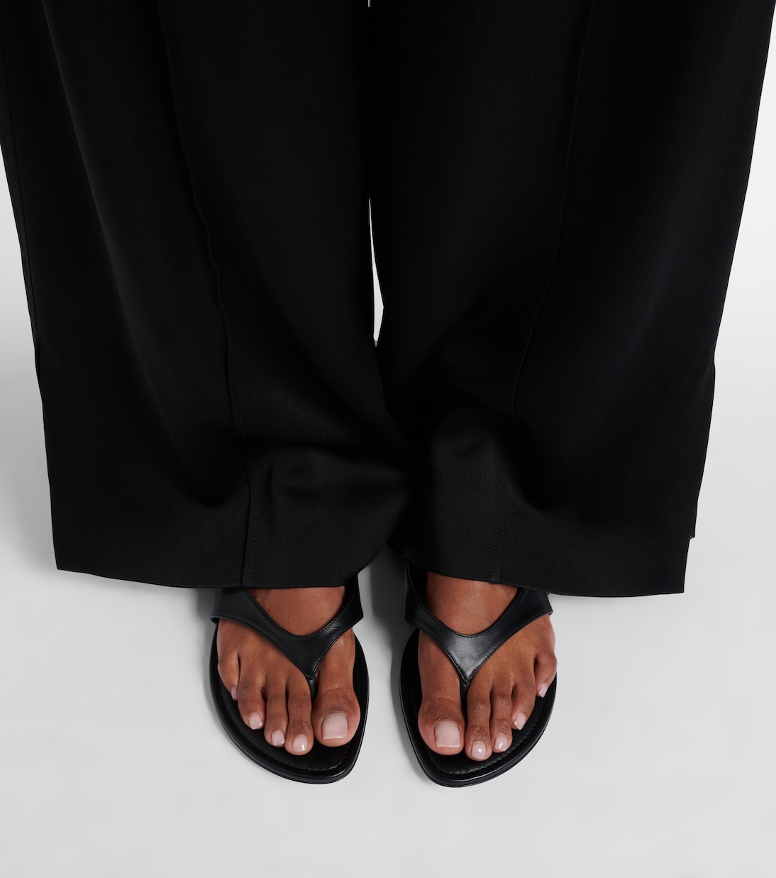 Sun-kissed leather thong sandals | Herbert Levine