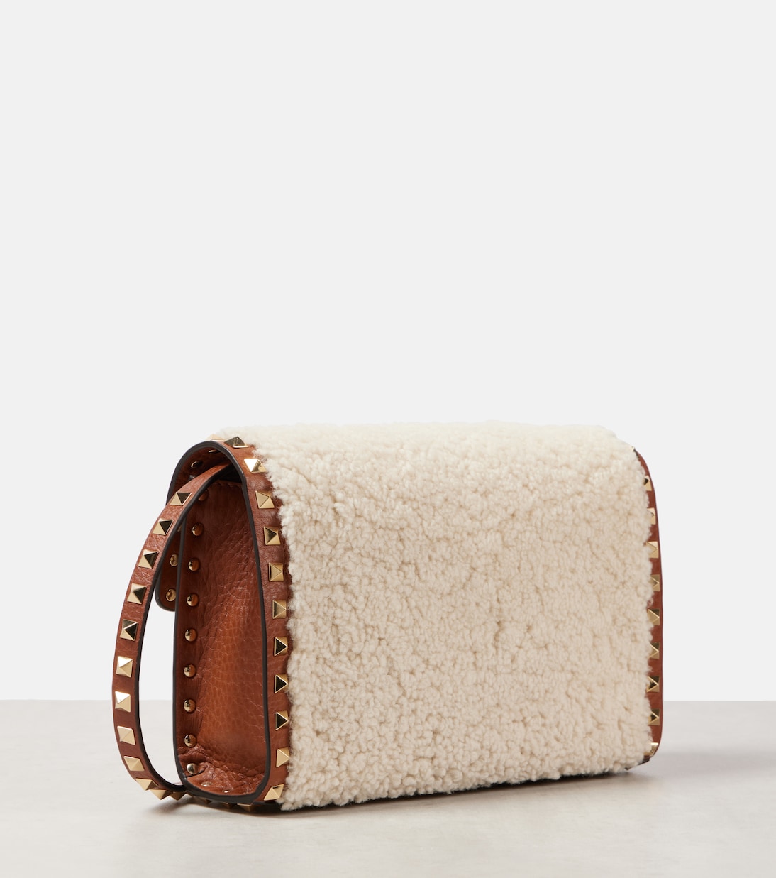 Borsa a tracolla Rockstud Small im shearling | Valentino Garavani
