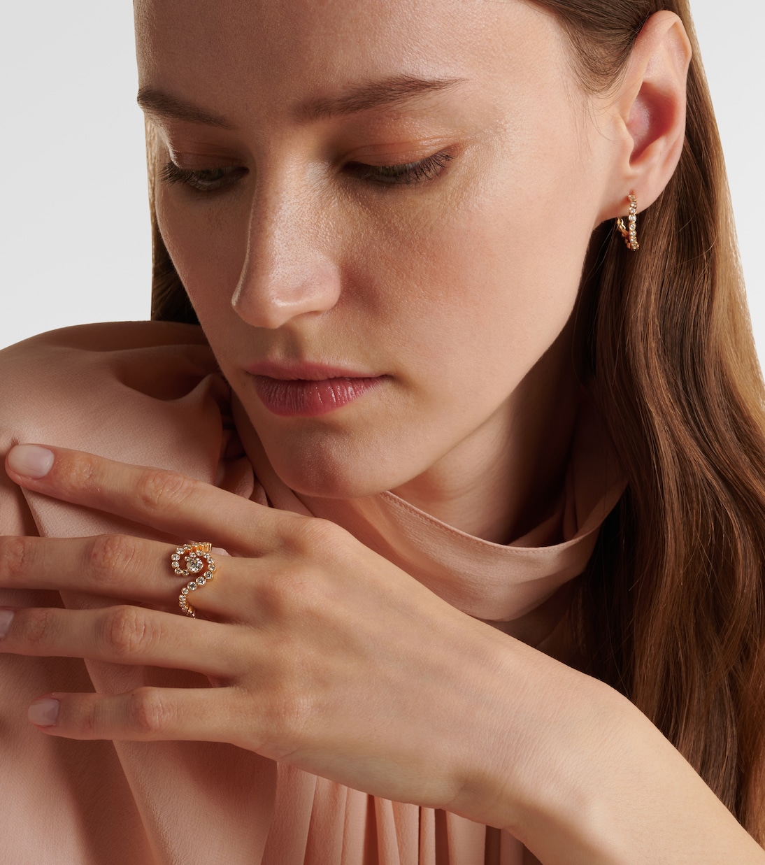 Anello in oro 18kt Ocean de Ciel di SOPHIE BILLE BRAHE con diamanti per giovani trendy
