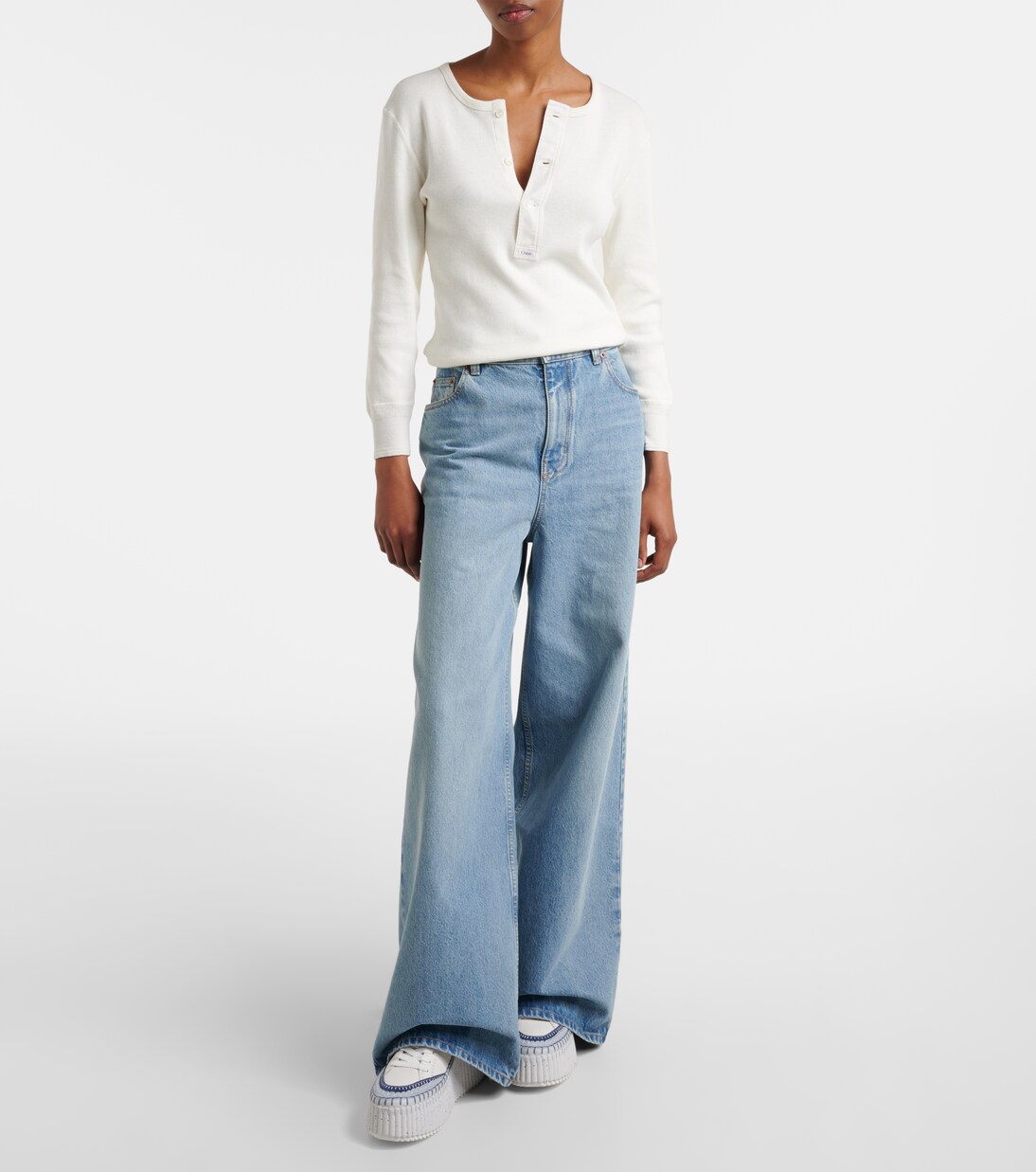 Scarpe sneaker in suede con zeppa firmate CHLOÉ, stile giovane e trendy