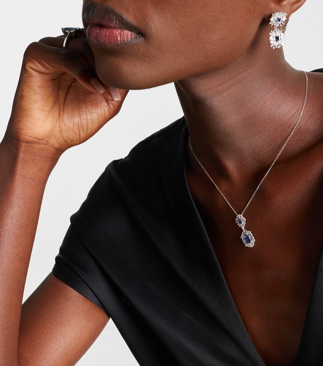 18kt gold pendant necklace with sapphires and diamonds | Suzanne Kalan
