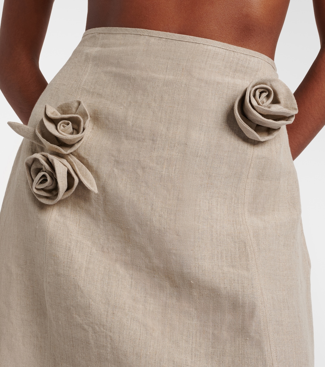 Gonna midi asimmetrica in lino con applicazioni floreali | Coperni