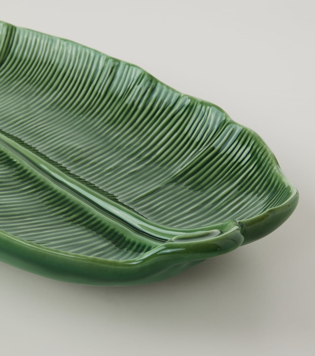 Plateau Folhas Banana Leaf Large en céramique | Bordallo Pinheiro